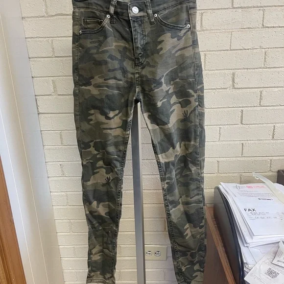 Topshop Moto Camouflage High Rise Skinny Stretch Pants - Picture 7 of 9